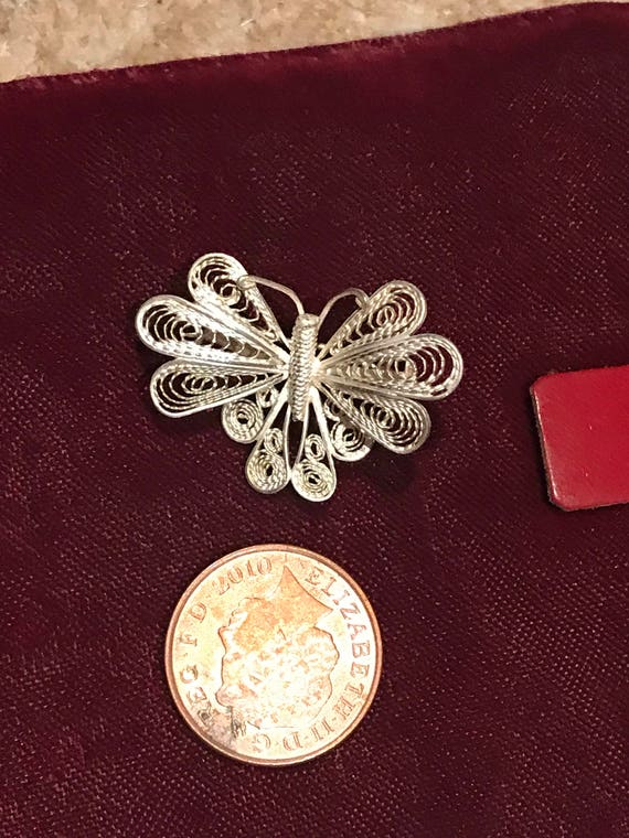 Delicate vintage filigree solid hallmarked silver butterfly brooch