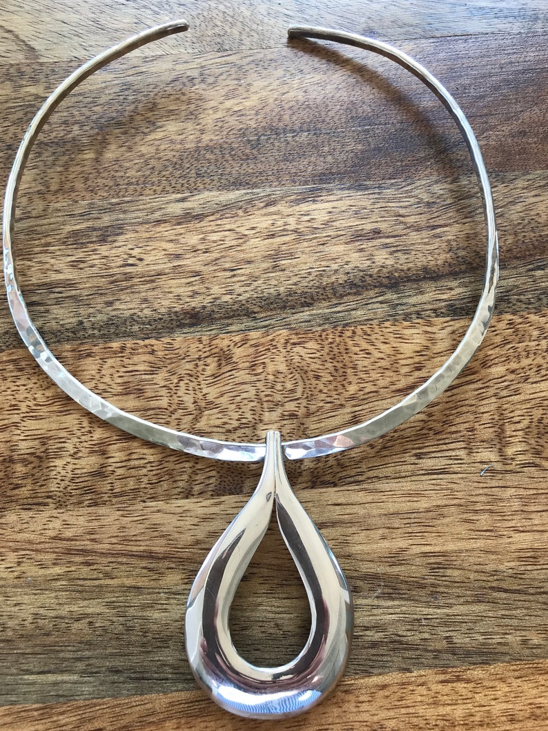 Statement piece Modernist solid sterling silver Torque necklace with pendant from Franz Scheurle, Germany now Quinn c1960-70s image 9