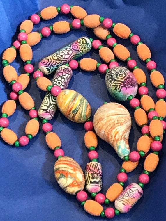 1950s sugar frosted long beaded necklace with marbled and pattern beads