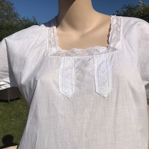 Robe de nuit à manches courtes en coton blanc long antique avec dentelle détaillant approximativement Sz 12