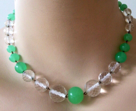 Art Deco era graduated glass beaded necklace