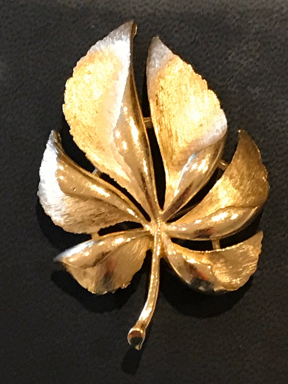 Original 1960s Crown Trifari brushed gold tone leaf brooch pin