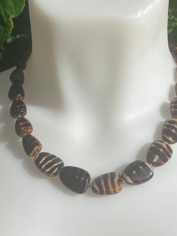 Beautiful vintage glass tiger stripes pebble bead… - image 1