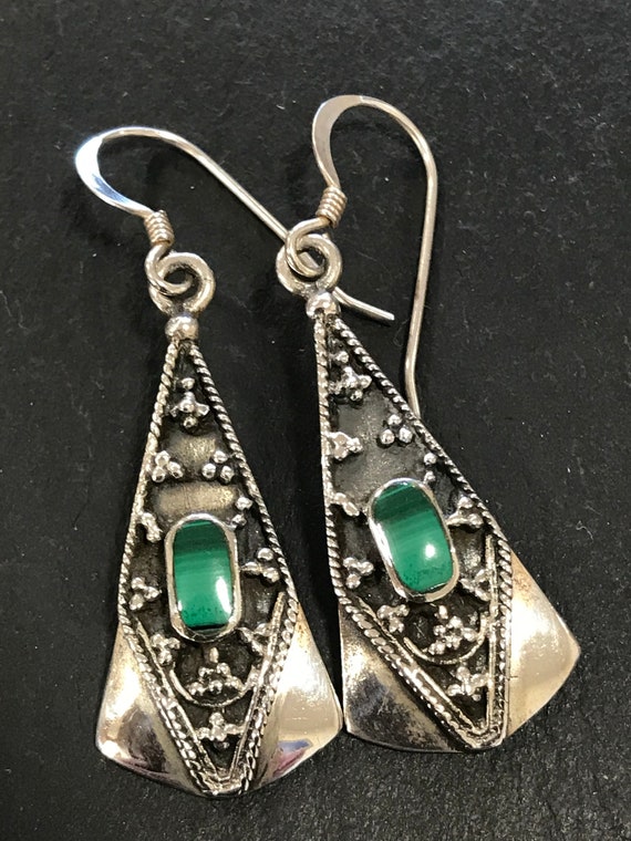 Beautiful vintage 925 silver and Malachite drop earrings
