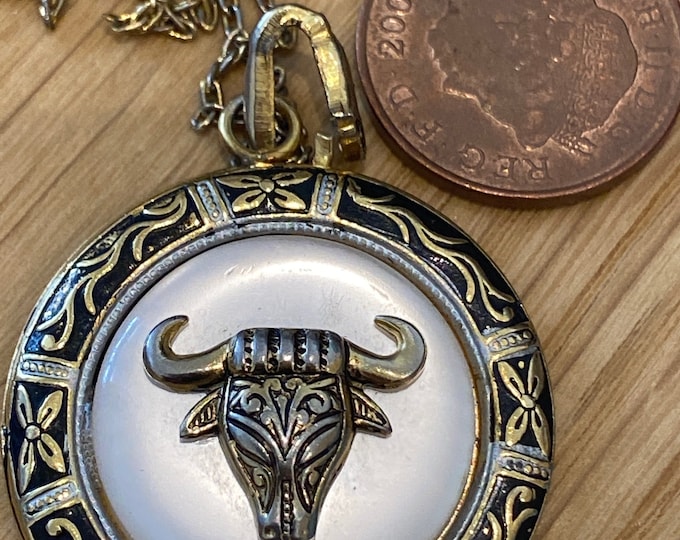 Vintage Damascene Spanish Toledoware pendant necklace zodiac sign of the bull ( Taurus) May birthday