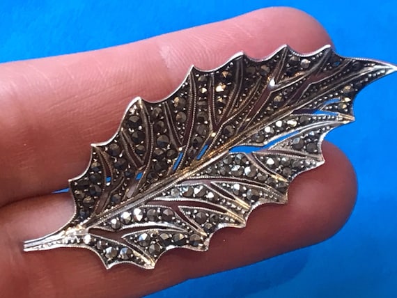 Vintage Sterling Silver & Marcasite Christmas Holly leaf brooch