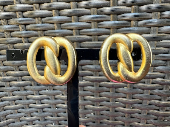 Vintage Gold Tone Twisted Clip On Earrings: Statement Jewelry