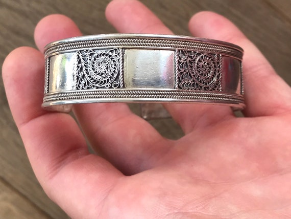 Solid silver vintage ethnic cuff bracelet with filigree scroll details