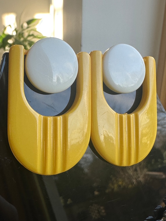Oversized Yellow Clip On Earrings: 60s Atomic Style
