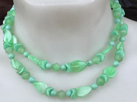 1960s pale green double stranded beaded ladies necklace