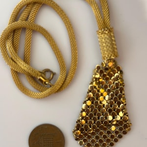 Beau collier en maille doré vintage des années 1960/70 de style moderniste à pampilles