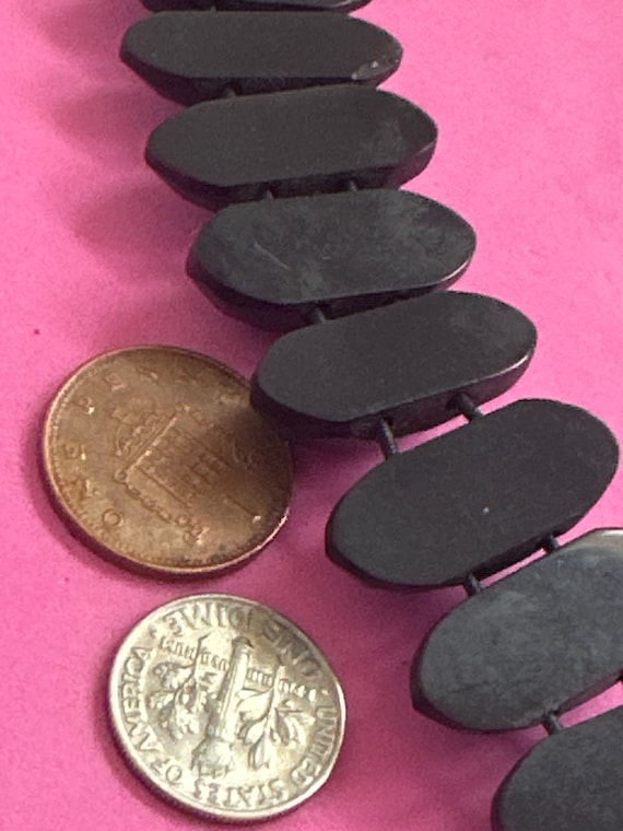ファセット加工を施した本物のウィットビージェットチョーカー 