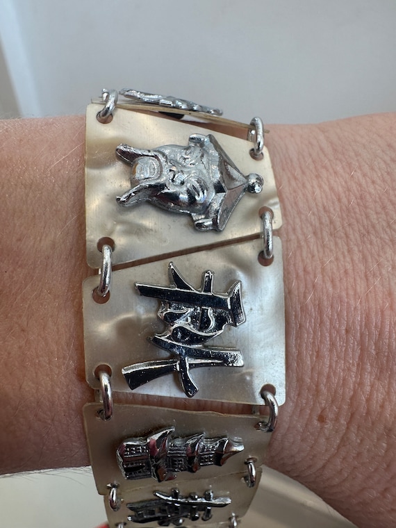 Vintage Chinese silver toned pearl lucite bracelet c1950/60s