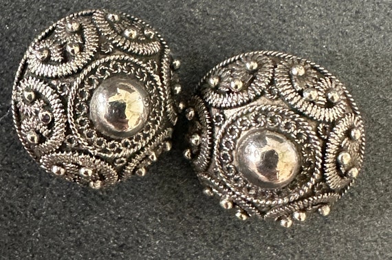 Vintage solid silver filigree button shaped clip on earrings