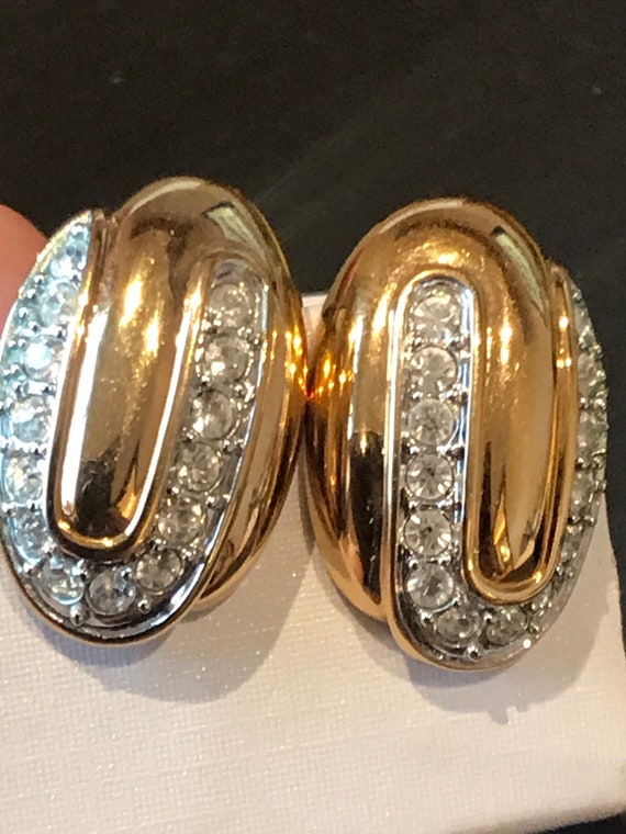 Stunning vintage Swarovski clear crystal gold plated clip- on earrings.