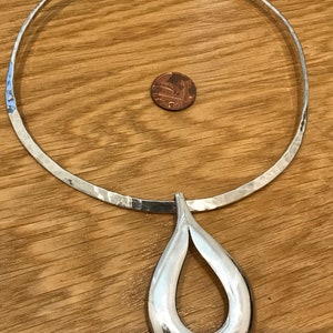 Statement piece Modernist solid sterling silver Torque necklace with pendant from Franz Scheurle, Germany now Quinn c1960-70s image 5