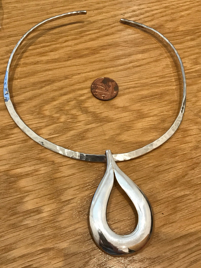 Statement piece Modernist solid sterling silver Torque necklace with pendant from Franz Scheurle, Germany now Quinn c1960-70s image 5