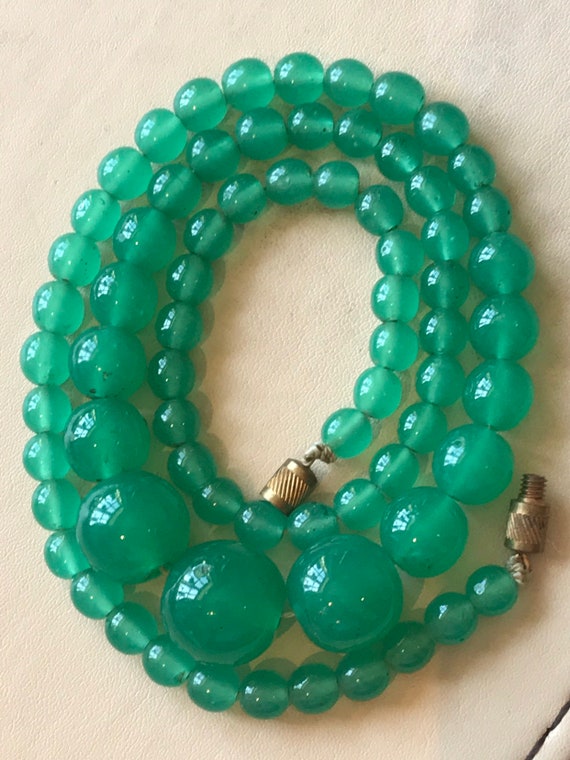 Stunning Vintage Art Deco 1920s 1930s sea green glass beaded Necklace.