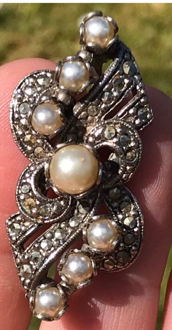 Unusual 1950s Vintage Brooch By makers MIRACLE Set With Faux Pearls And Marcasites