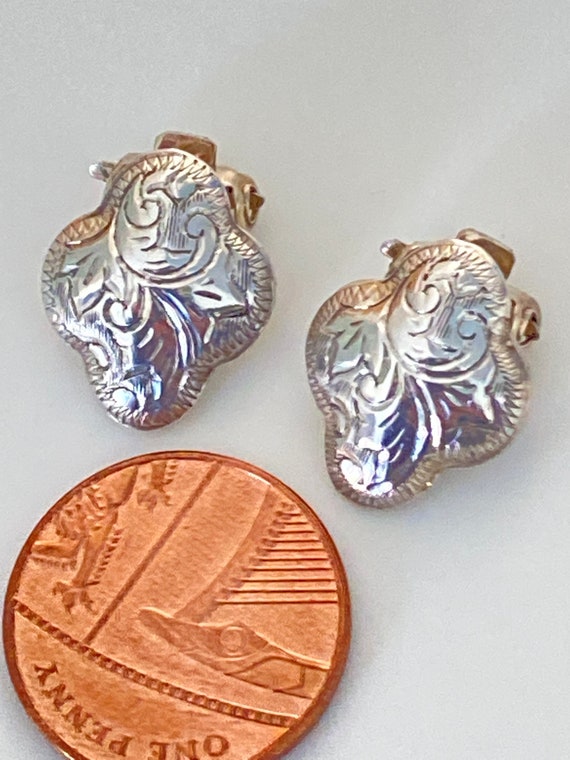 vintage 1950s silver siam silver engraved ladies clip on earrings