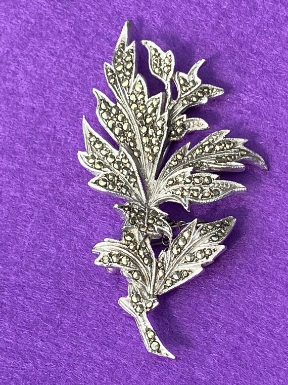 1950s Silver toned Marcasite Vintage Flower spray Brooch with safety chain