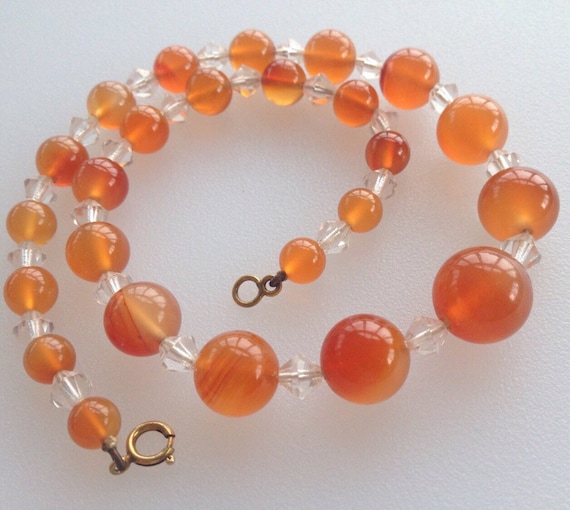 Art Deco era graduated banded agate beaded necklace