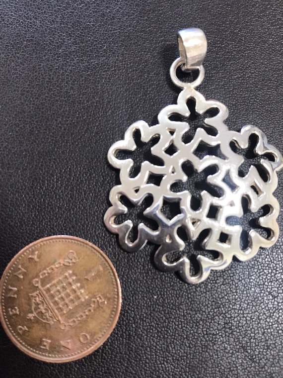 contemporary solid silver multi flower pendant 7 grams ideal birthday gift spring flowers
