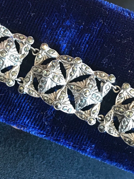 Beautiful vintage Art Deco rhodium plated Marcasite panel bracelet