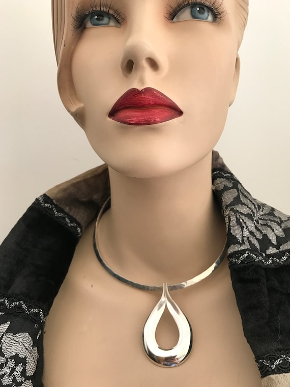 Statement piece  Modernist solid sterling silver Torque necklace with pendant from Franz Scheurle, Germany (now Quinn) c1960-70s