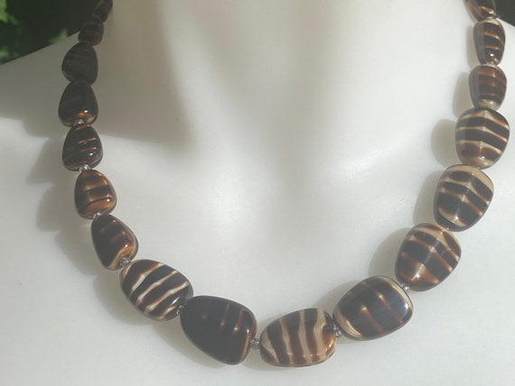 Beautiful vintage glass tiger stripes pebble bead… - image 4