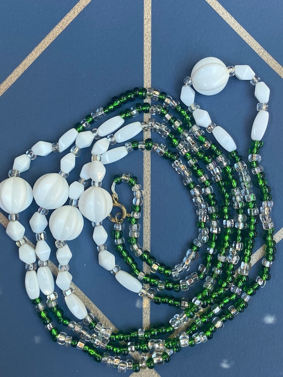 Art Deco 1930s Green and white glass long beaded flapper style necklace 54 inches versatile jewellery