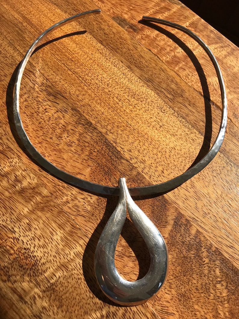 Statement piece Modernist solid sterling silver Torque necklace with pendant from Franz Scheurle, Germany now Quinn c1960-70s image 10