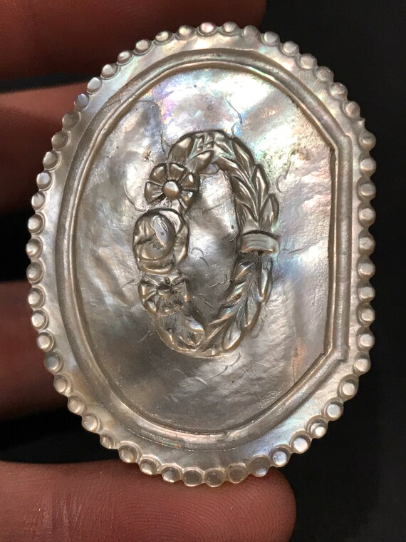 Beautiful Antique Victorian carved mother of pearl silk thread winder