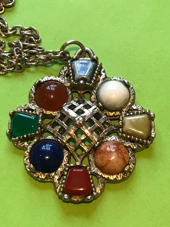 A striking Celtic cross style vintage faux agate statement piece pendant necklace