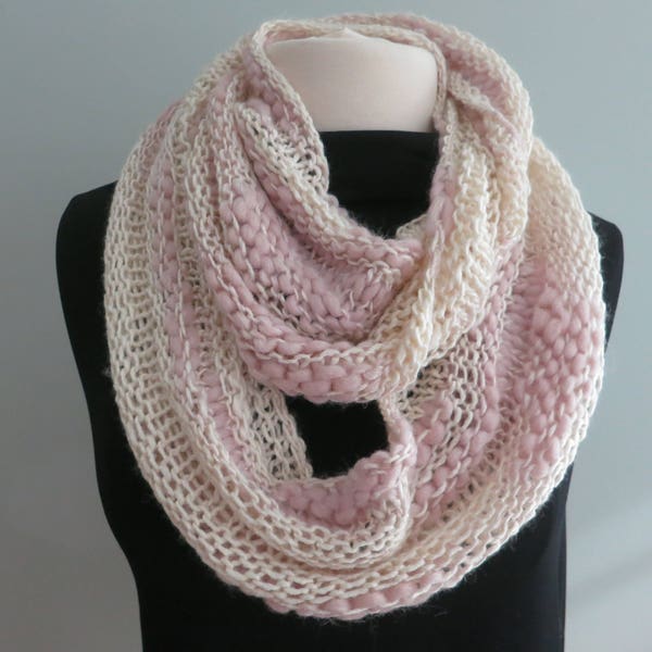 Cowl Knitting Pattern, Thick and Thin Yarn, Beginner Knitting Pattern