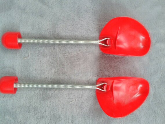 Vintage Red plastic and metal pair of shoe shapes… - image 3
