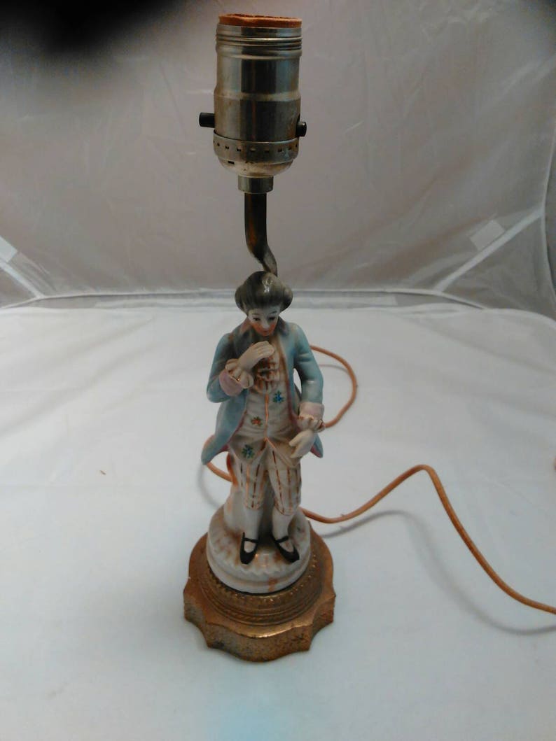 Vintage Leviton Renaissance Man Ceramic Table Lamp Image 0