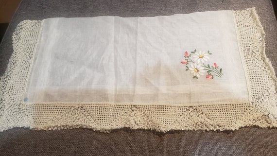 Vintage handmade Handkerchief  with delicate flor… - image 3