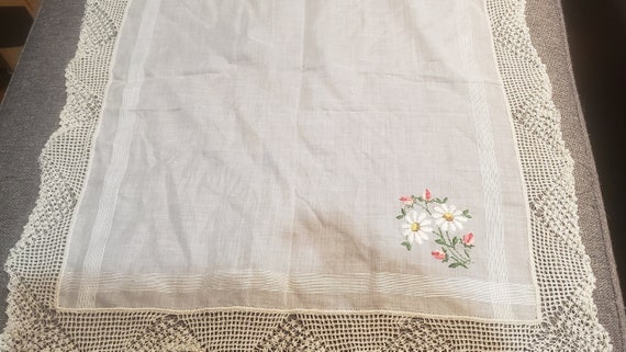 Vintage handmade Handkerchief  with delicate flor… - image 1