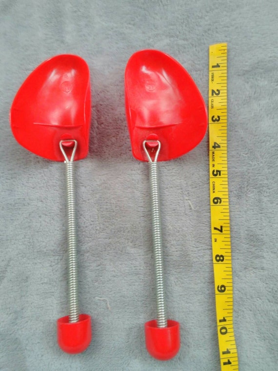 Vintage Red plastic and metal pair of shoe shapes… - image 4