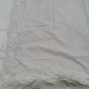 Vintage collection - White silky fabric set of four small curtains with ribbon applique
