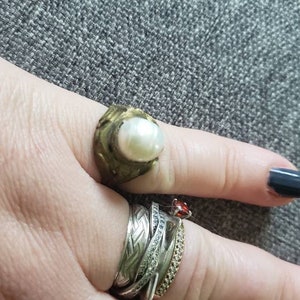 Vintage Etruscan style real White pearl bead brass color metal Ring 7