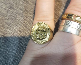Vintage gold color metal Star signet ring size 6
