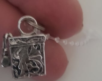 Vintage Sterling silver tiny box charm