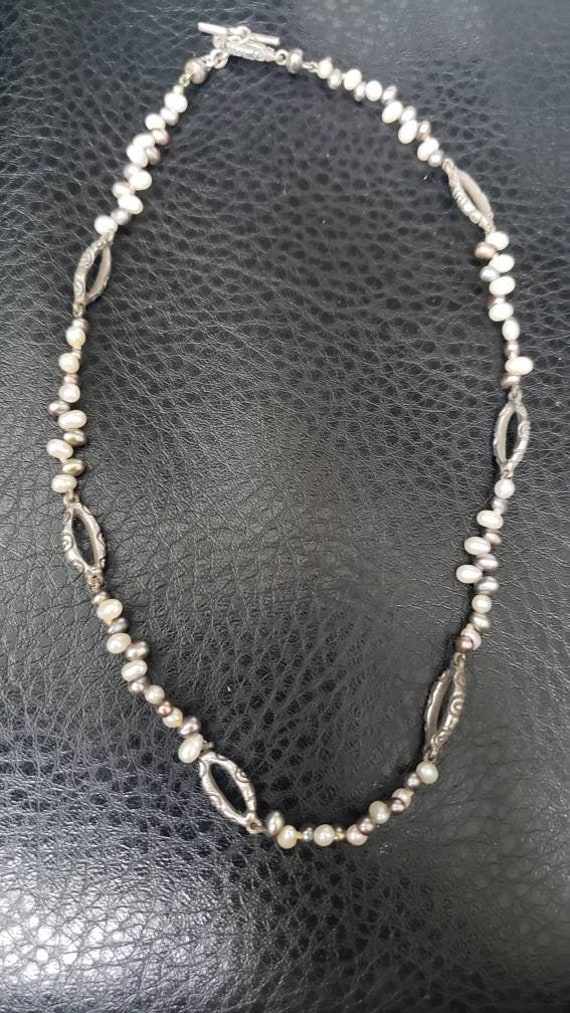 Vintage Collection - Small real pearls and sterlin