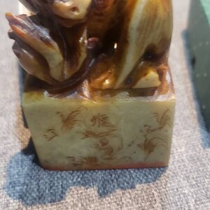 Vintage Chinese carved soap stone creepy Foo Dog stamp inside box