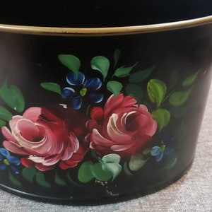 Vintage 1940&#39;s Nashco Folk Art Hand Painted Floral Pencil Pen Holder Tin Cans
