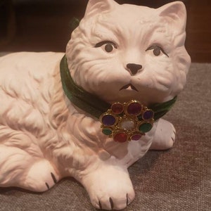 Upcycled ceramic pink cat Made in Japan with velvet colar and gripoix single clip on Earring