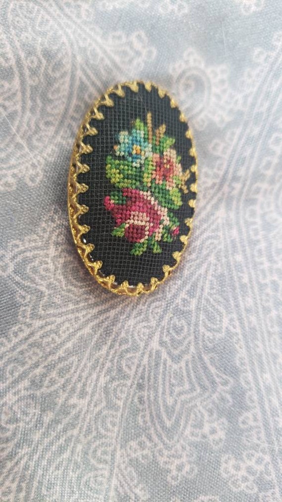 Antique Victorian style Needlepoint floral caboch… - image 4