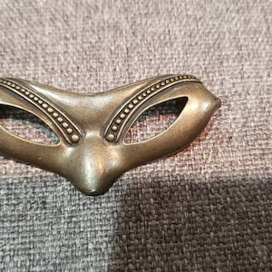 Vintage Brass Metal Color &quot;Eyes Wide Shut&quot; style Mask brooch
